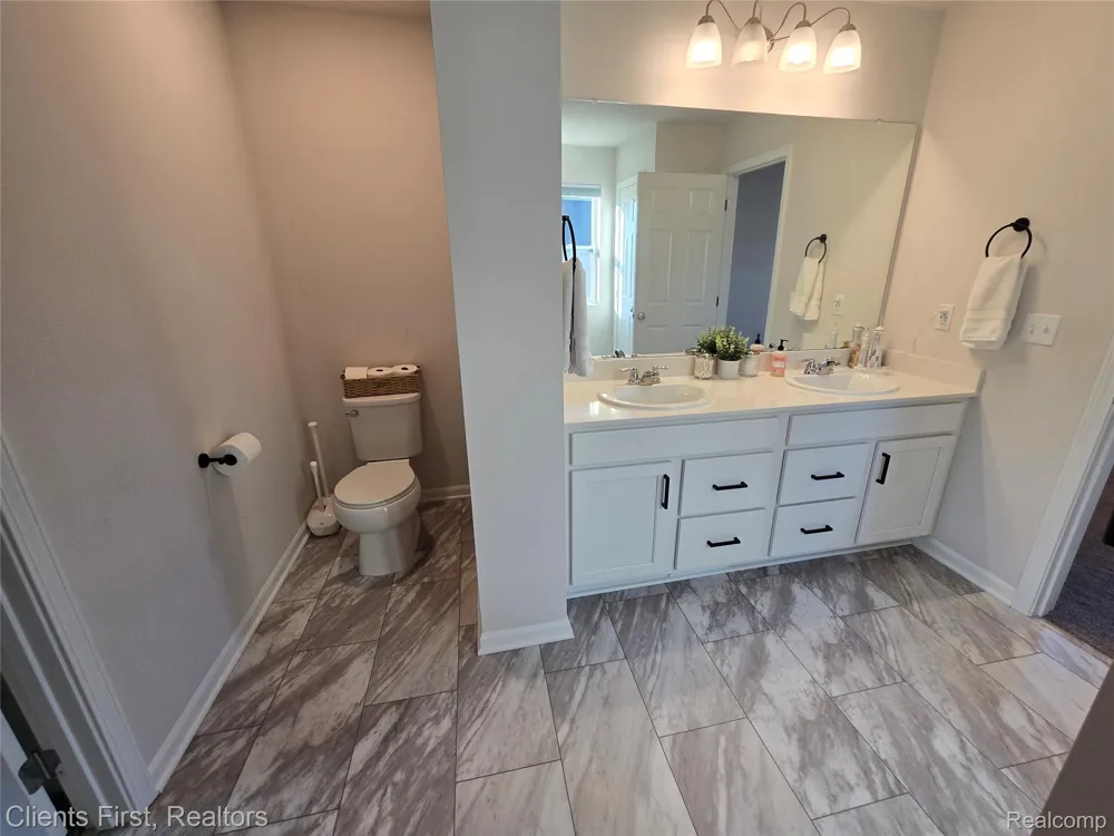 291 Quartz Way White Lake Charter Township, MI 48386
