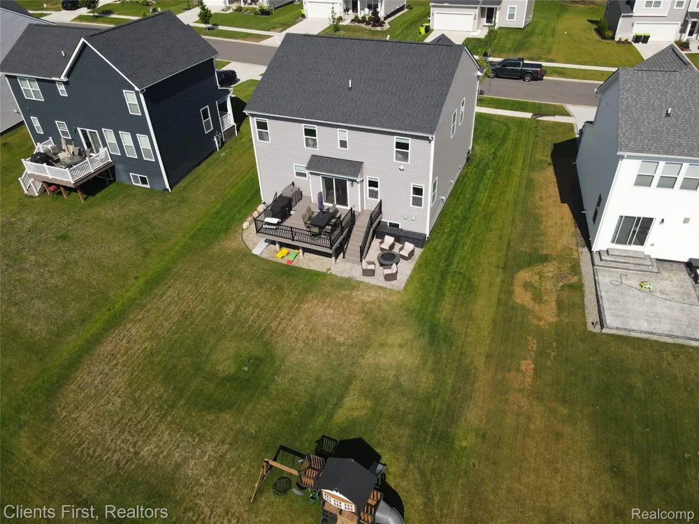 291 Quartz Way White Lake Charter Township, MI 48386