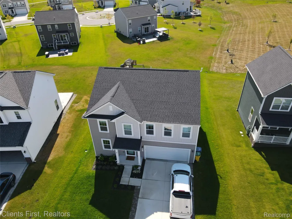 291 Quartz Way White Lake Charter Township, MI 48386