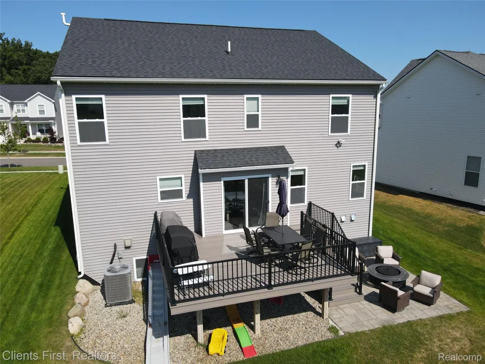 291 Quartz Way White Lake Charter Township, MI 48386