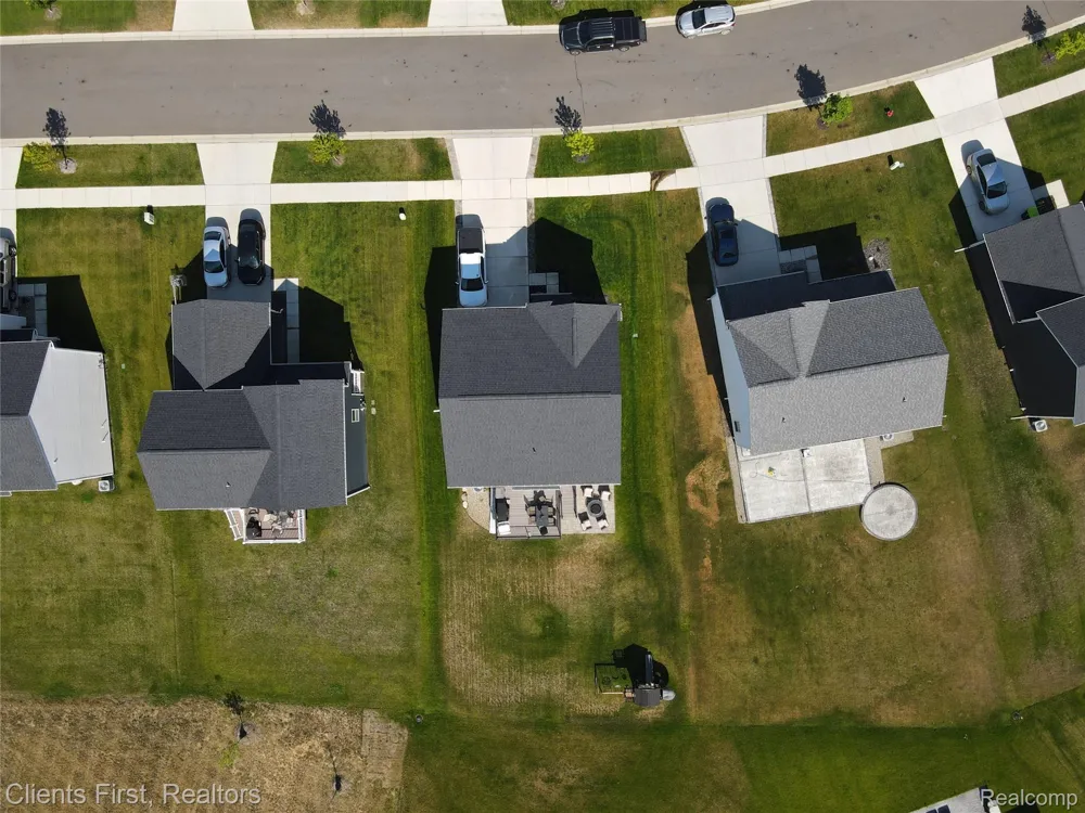 291 Quartz Way White Lake Charter Township, MI 48386