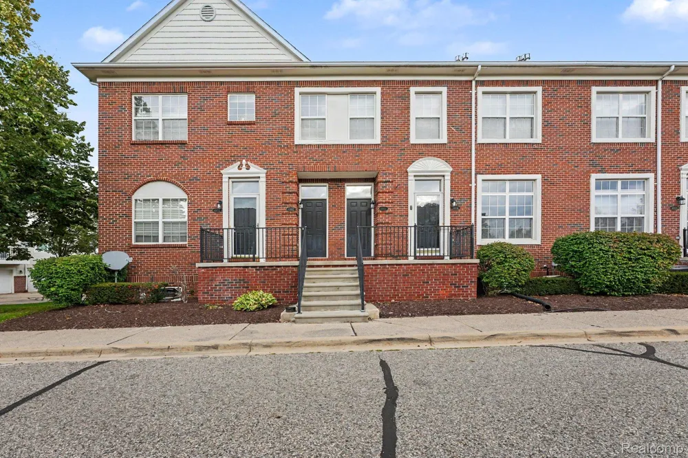 43054 STRAND DRIVE Sterling Heights City, MI 48313