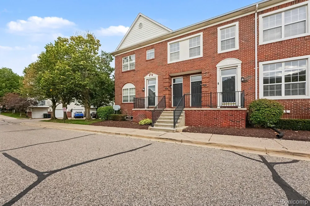 43054 STRAND DRIVE Sterling Heights City, MI 48313