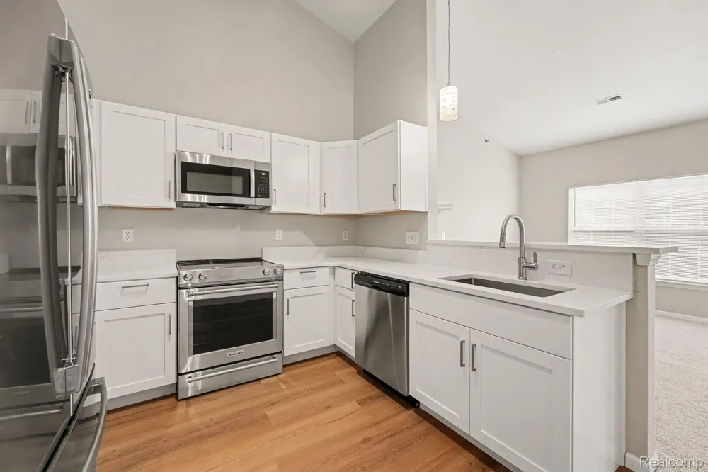 43054 STRAND DRIVE Sterling Heights City, MI 48313