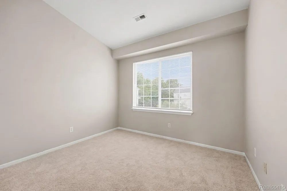 43054 STRAND DRIVE Sterling Heights City, MI 48313