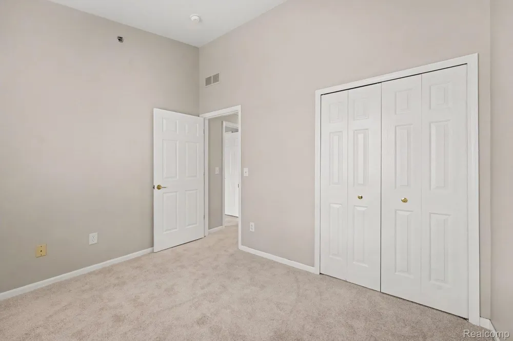 43054 STRAND DRIVE Sterling Heights City, MI 48313
