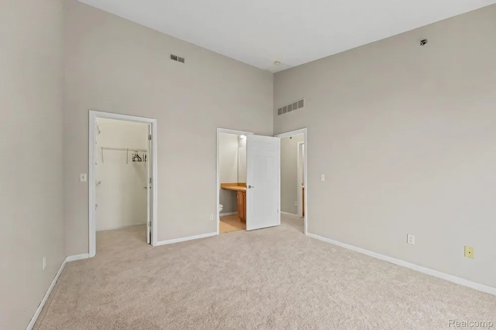 43054 STRAND DRIVE Sterling Heights City, MI 48313