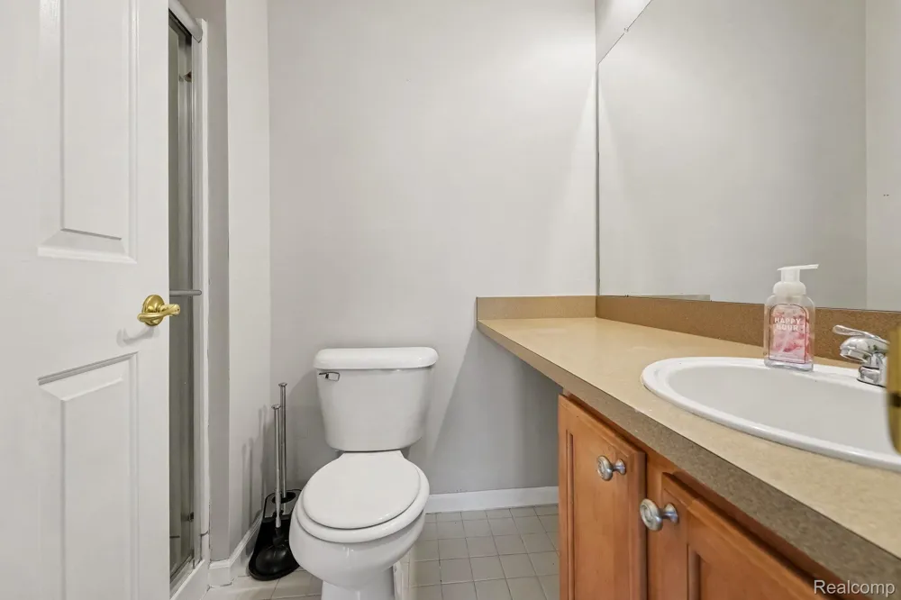 43054 STRAND DRIVE Sterling Heights City, MI 48313