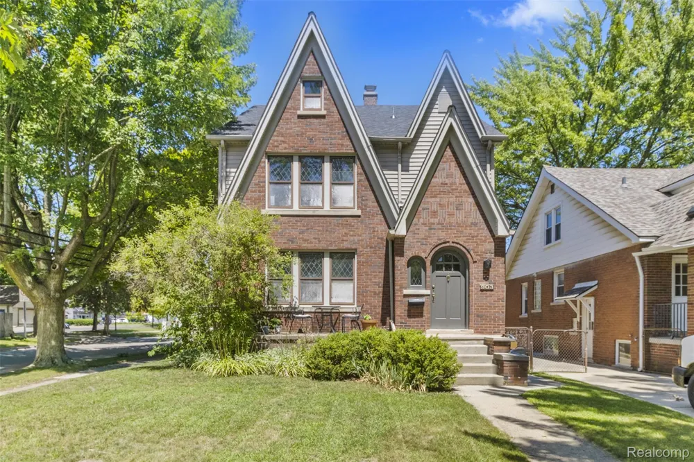 903 E 2nd Street Royal Oak City, MI 48067