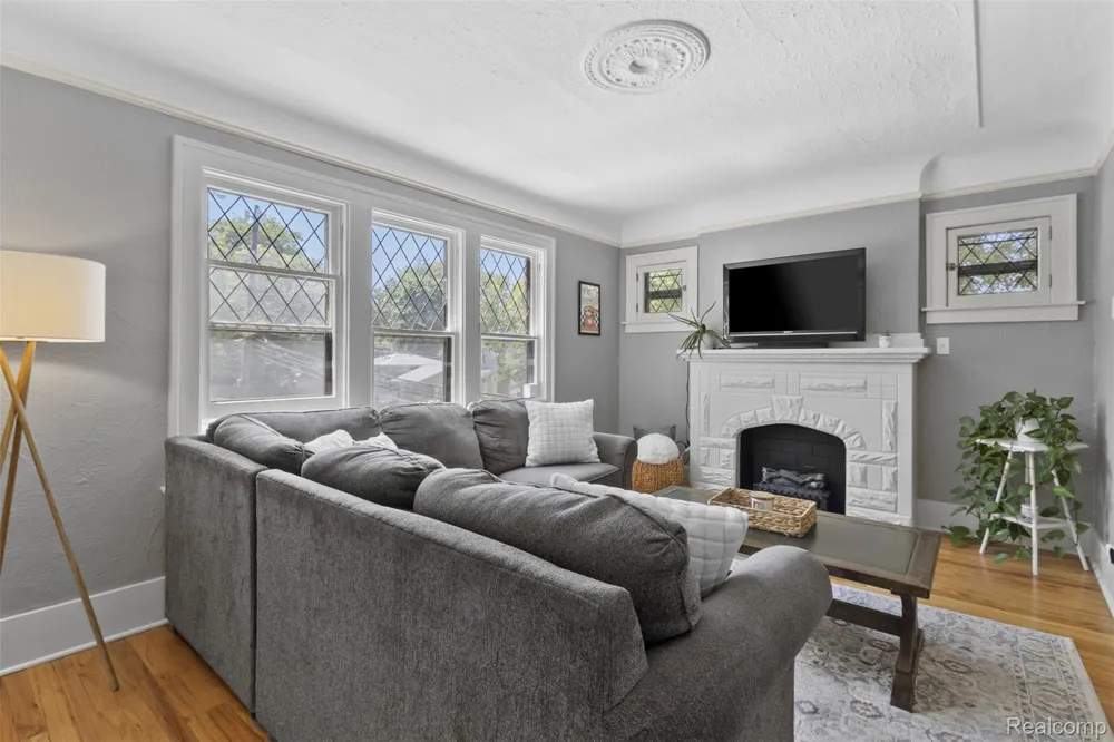 903 E 2nd Street Royal Oak City, MI 48067