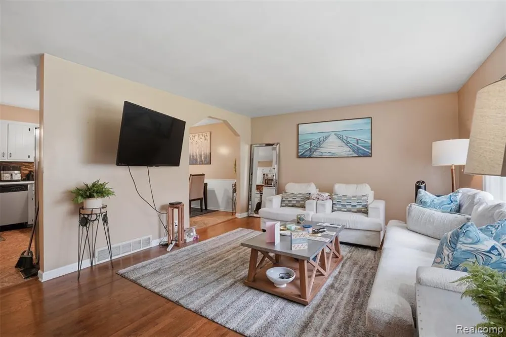 2478 Hiller Road West Bloomfield Charter Township, MI 48324