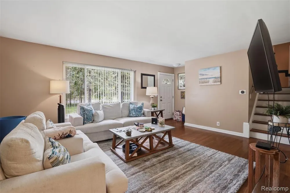 2478 Hiller Road West Bloomfield Charter Township, MI 48324