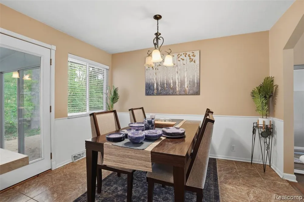 2478 Hiller Road West Bloomfield Charter Township, MI 48324