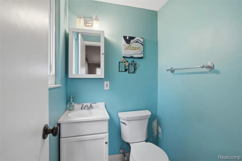 2478 Hiller Road West Bloomfield Charter Township, MI 48324