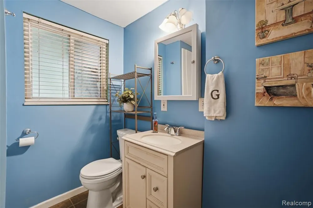 2478 Hiller Road West Bloomfield Charter Township, MI 48324