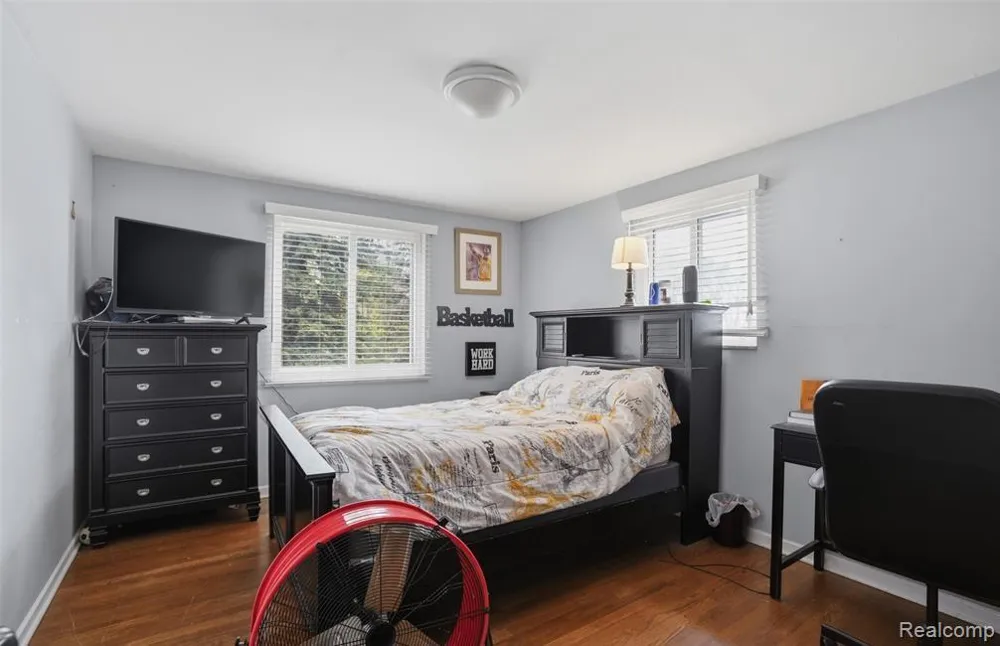 2478 Hiller Road West Bloomfield Charter Township, MI 48324
