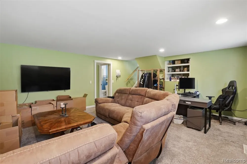 2478 Hiller Road West Bloomfield Charter Township, MI 48324