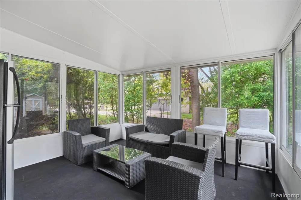 2478 Hiller Road West Bloomfield Charter Township, MI 48324