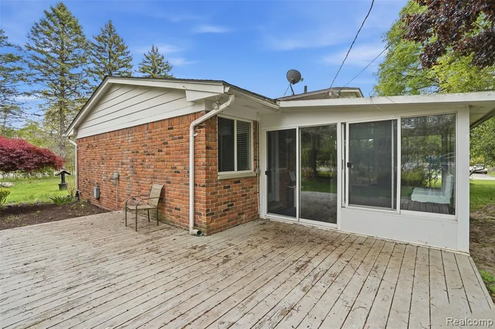2478 Hiller Road West Bloomfield Charter Township, MI 48324