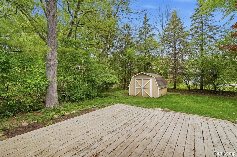 2478 Hiller Road West Bloomfield Charter Township, MI 48324