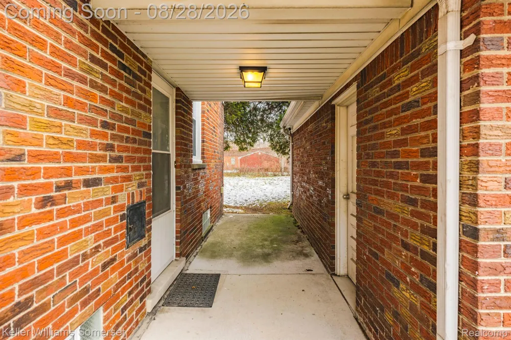 23250 FIRWOOD AVENUE Eastpointe City, MI 48021