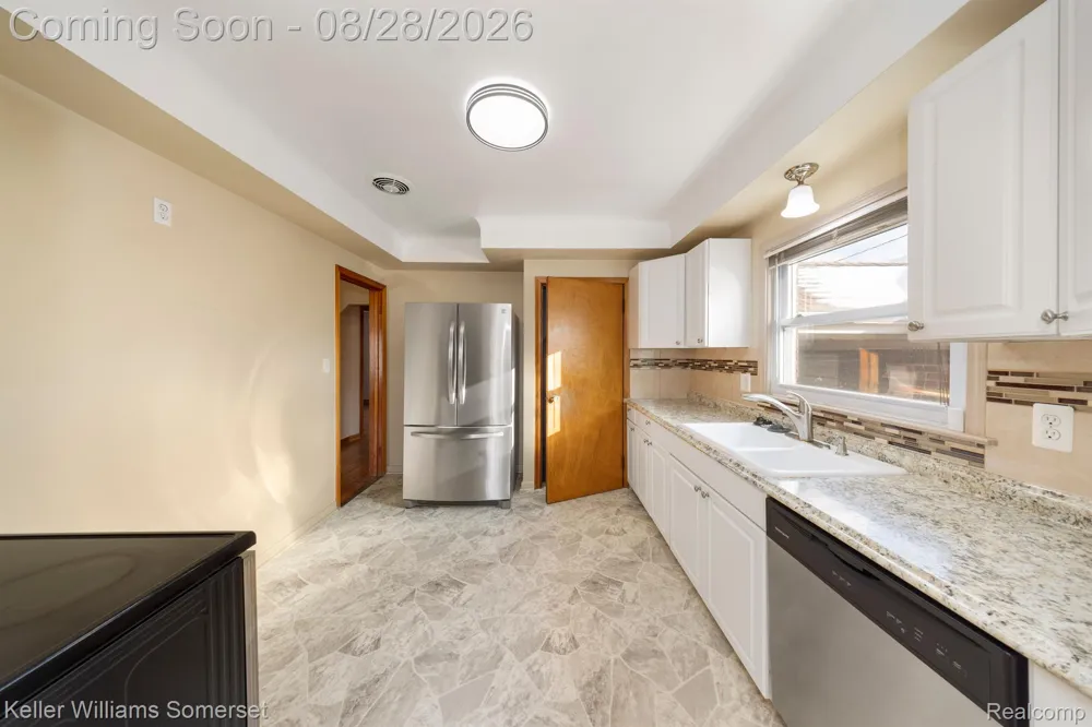 23250 FIRWOOD AVENUE Eastpointe City, MI 48021