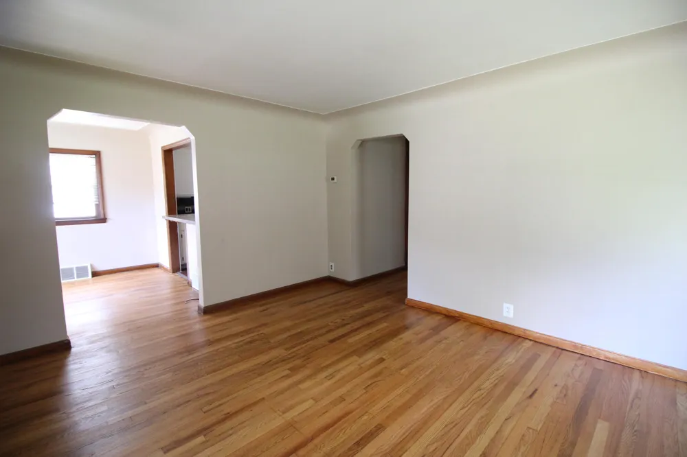 633 North Drive Wyandotte City, MI 48192