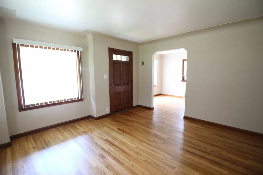 633 North Drive Wyandotte City, MI 48192