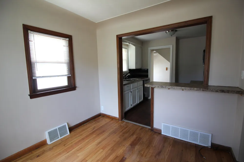 633 North Drive Wyandotte City, MI 48192