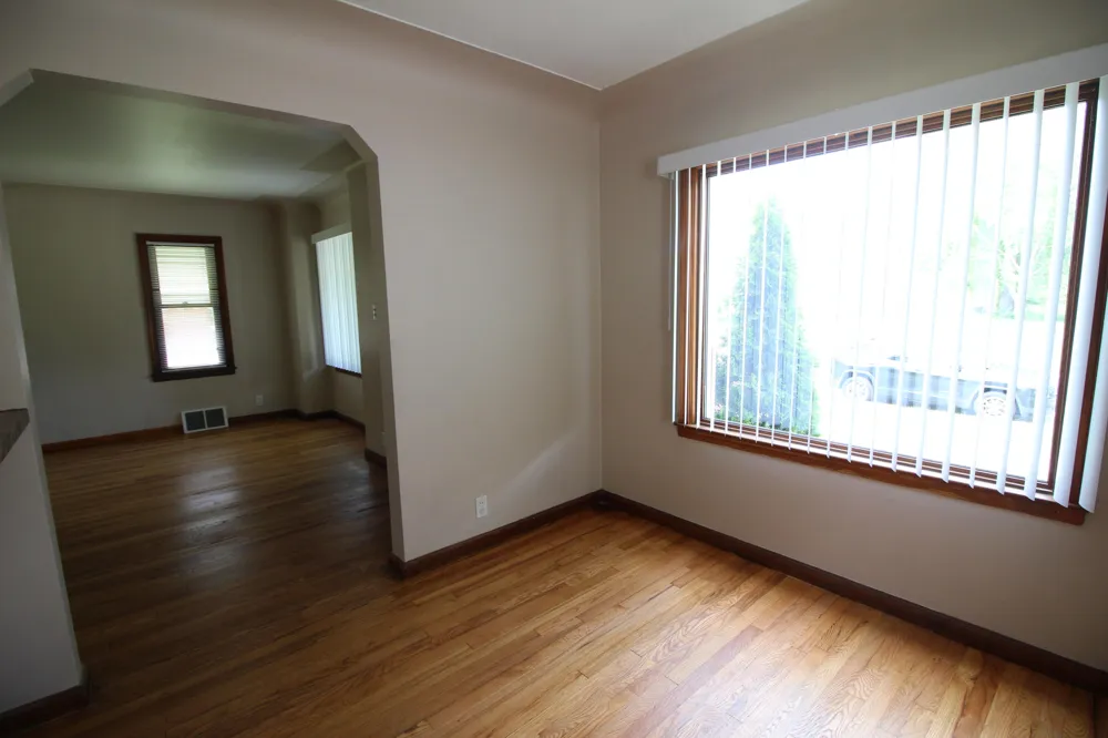 633 North Drive Wyandotte City, MI 48192