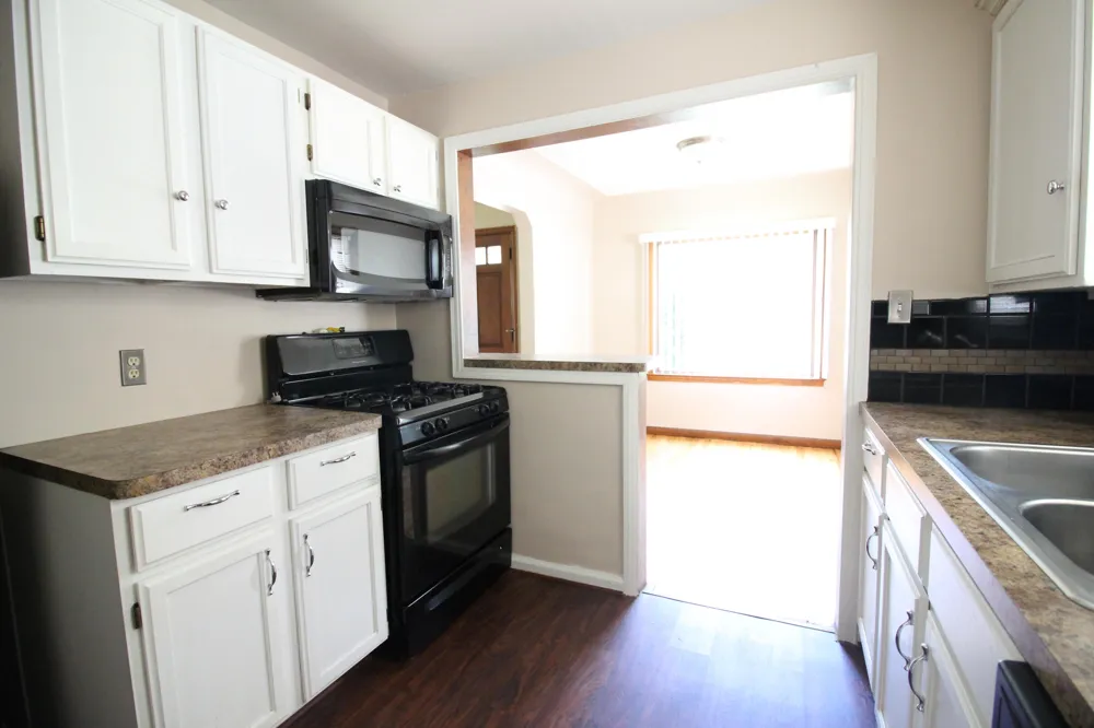 633 North Drive Wyandotte City, MI 48192