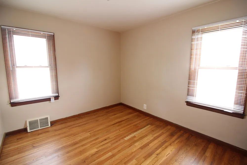 633 North Drive Wyandotte City, MI 48192
