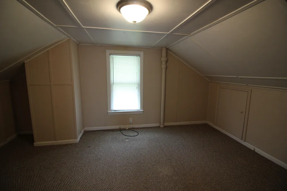 633 North Drive Wyandotte City, MI 48192