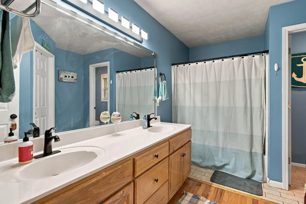 8474 Guthrie Rd Cross Plains, TN 37049