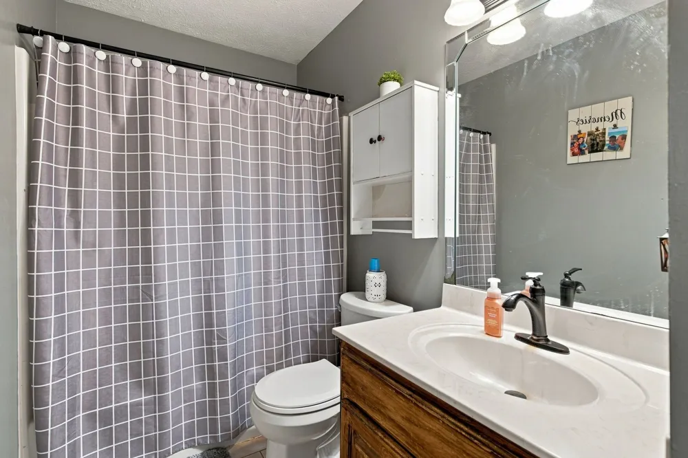 8474 Guthrie Rd Cross Plains, TN 37049