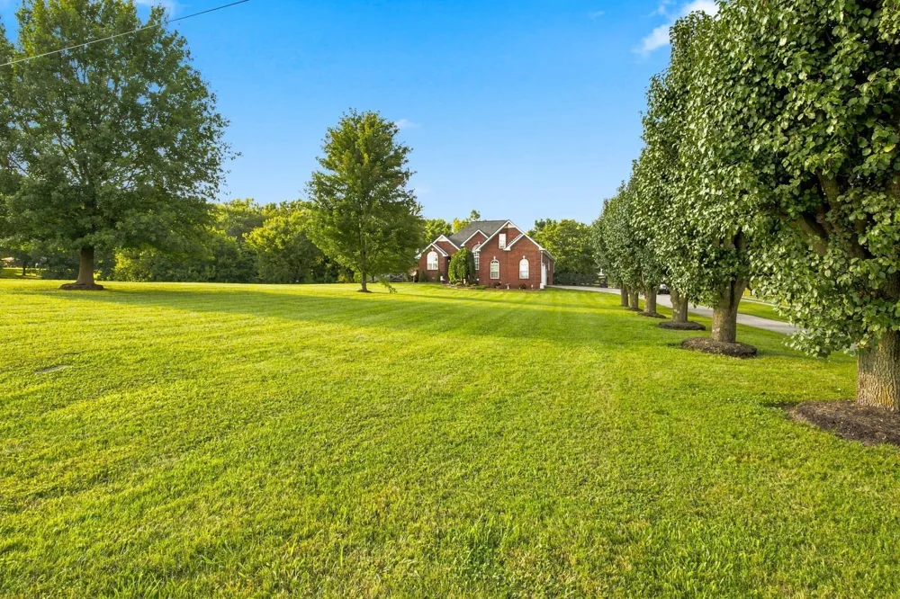 8474 Guthrie Rd Cross Plains, TN 37049