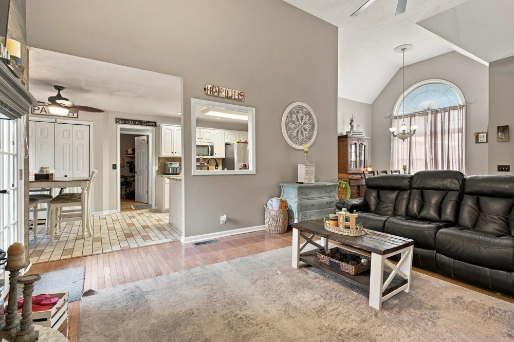 8474 Guthrie Rd Cross Plains, TN 37049