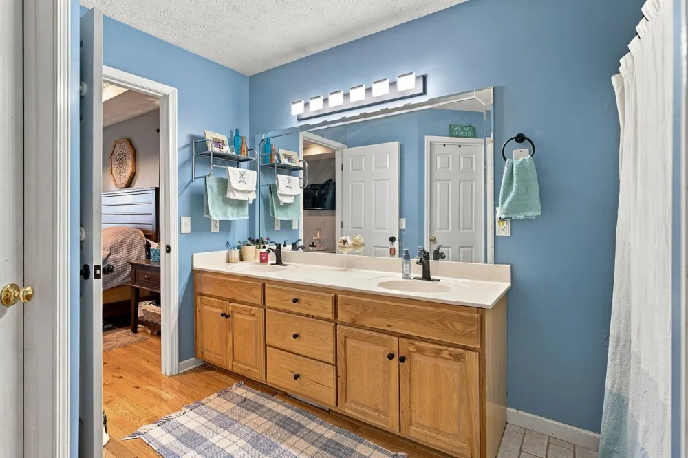 8474 Guthrie Rd Cross Plains, TN 37049