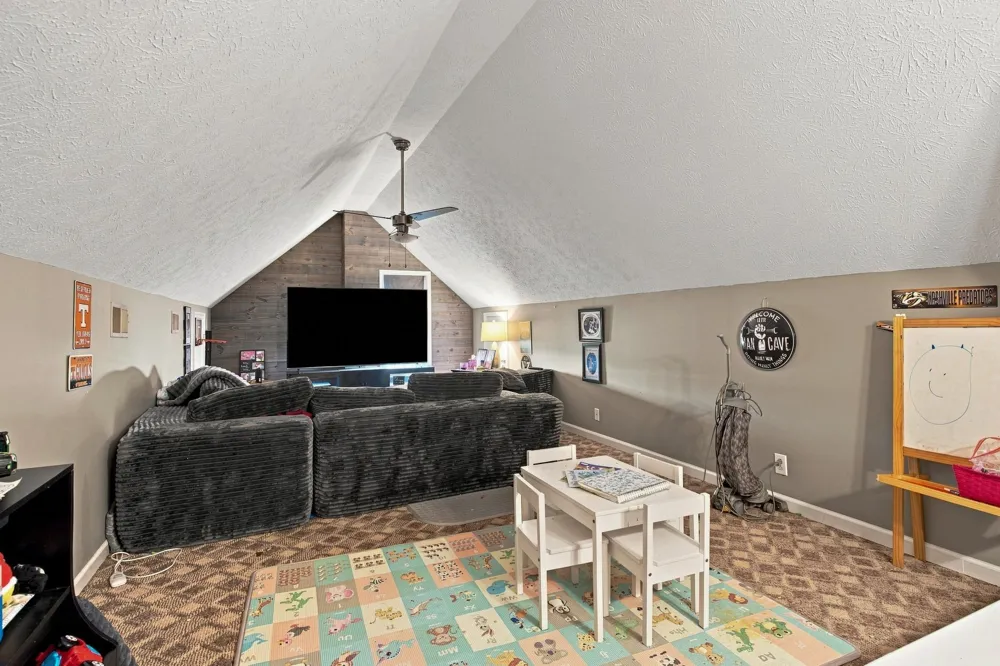 8474 Guthrie Rd Cross Plains, TN 37049
