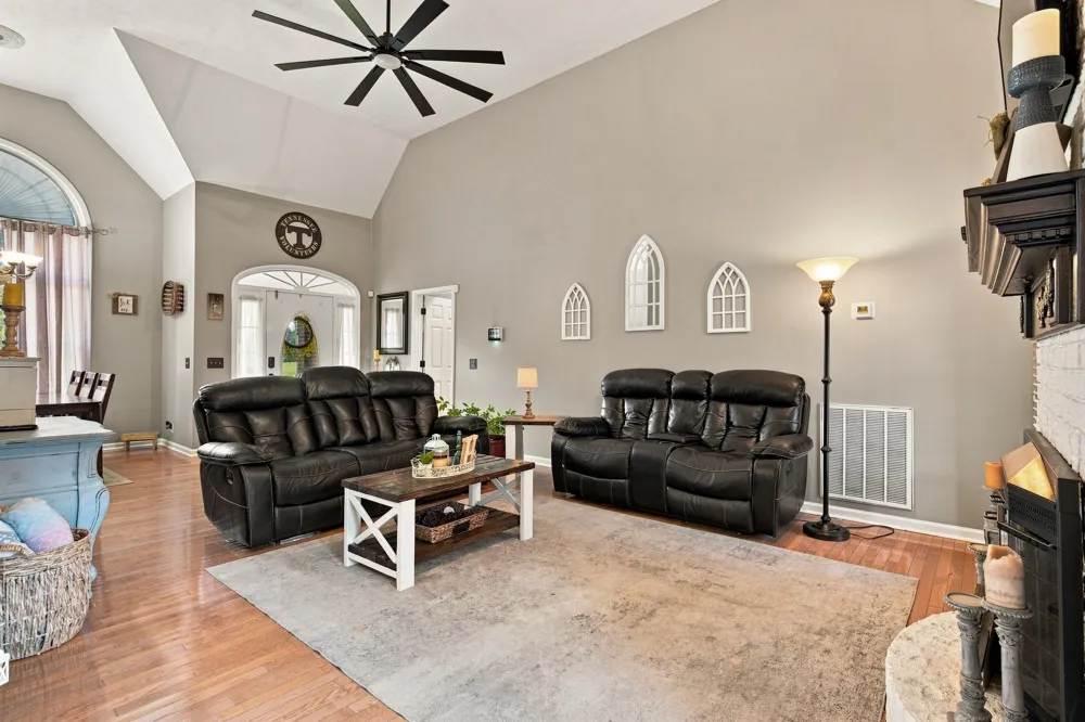 8474 Guthrie Rd Cross Plains, TN 37049