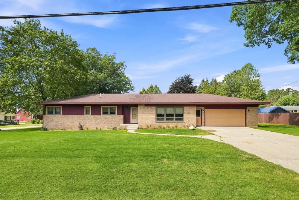 321 Front Street Lake City City, MI 49651