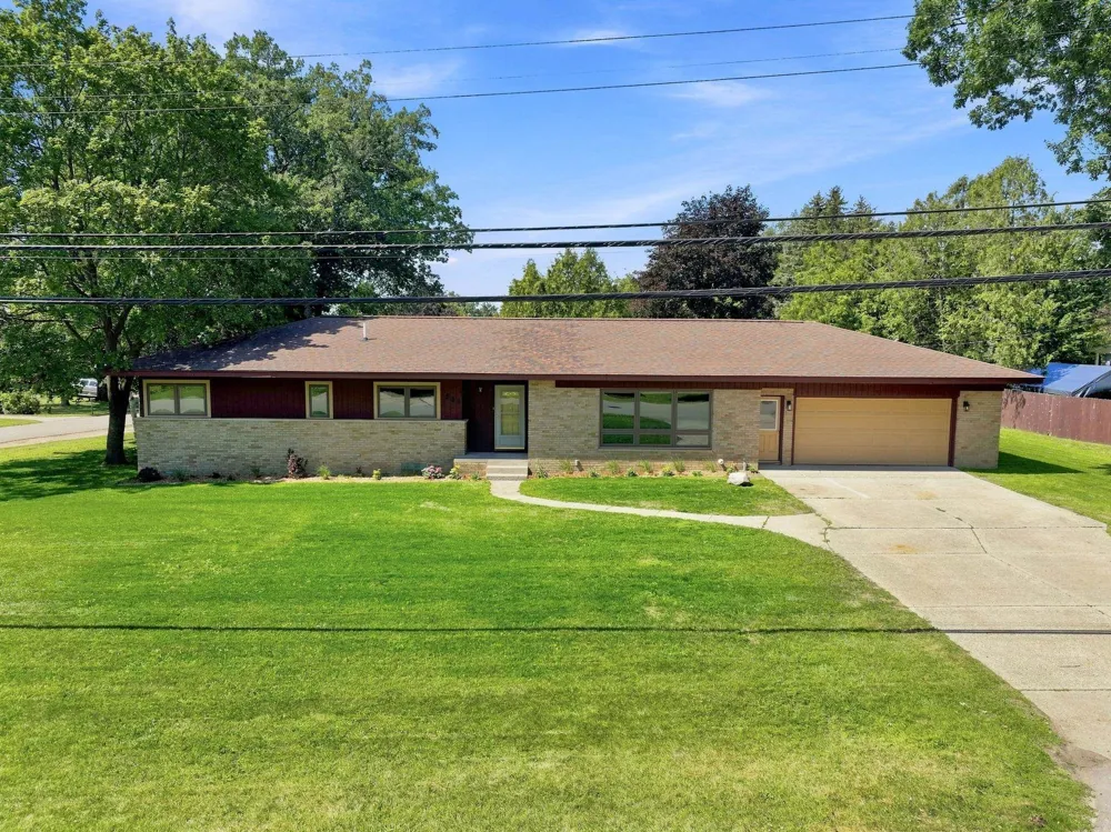 321 Front Street Lake City City, MI 49651