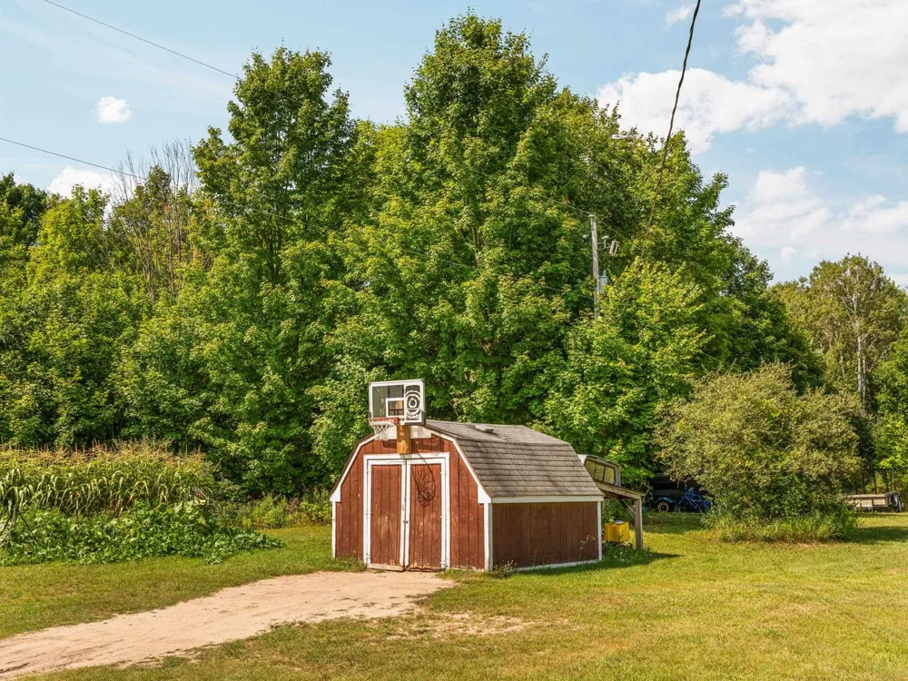 8645 Rahe Road Mayfield Township, MI 49648