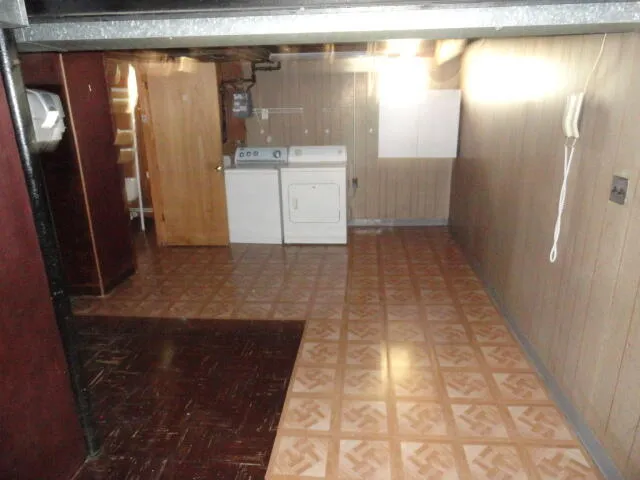 19317 Woodside Street Harper Woods City, MI 48225