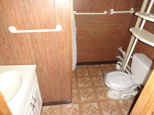 19317 Woodside Street Harper Woods City, MI 48225