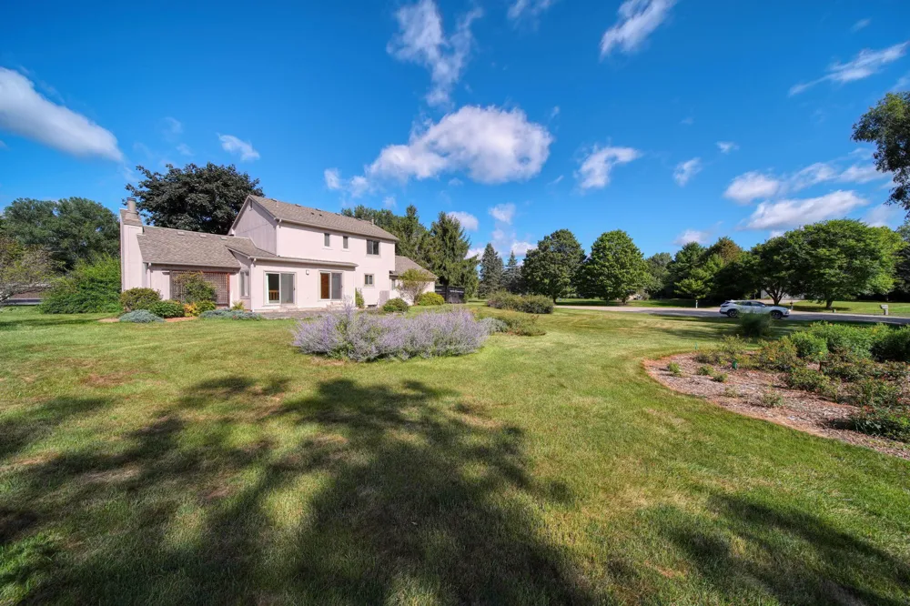 5685 E Silo Ridge Drive Pittsfield Charter Township, MI 48108