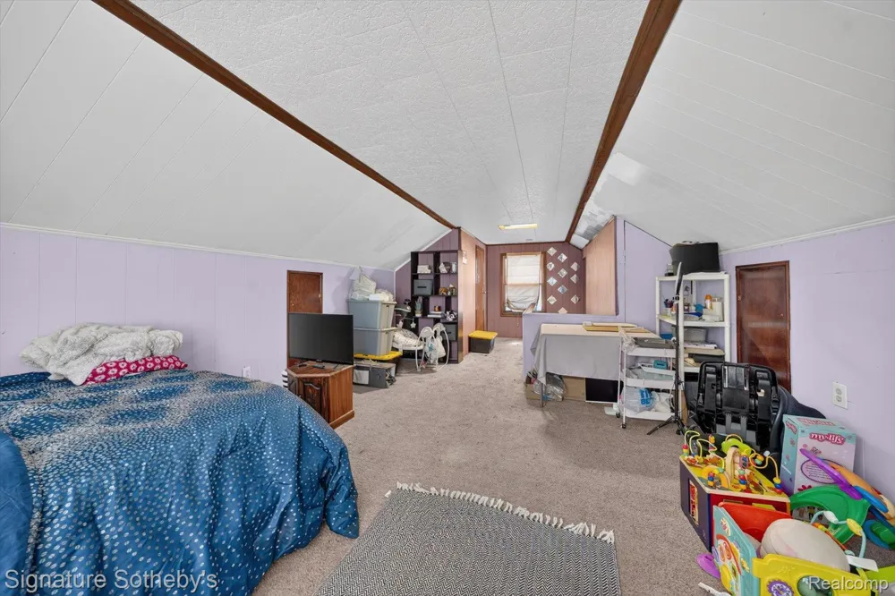 7348 Helen Road Center Line City, MI 48015
