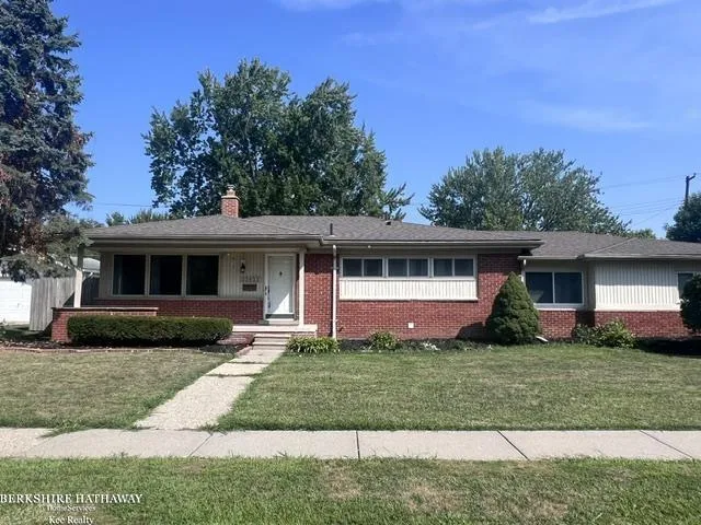 22633 E Schafer Street Clinton Charter Township, MI 48035