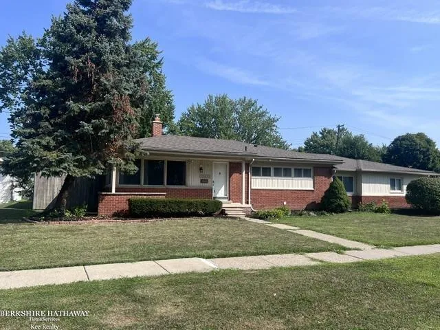 22633 E Schafer Street Clinton Charter Township, MI 48035