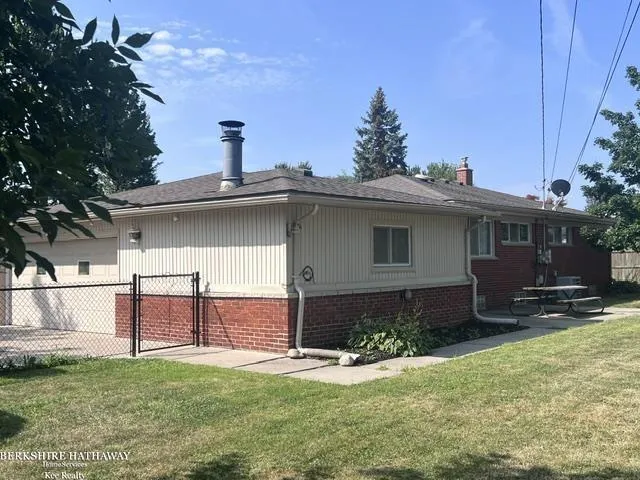 22633 E Schafer Street Clinton Charter Township, MI 48035